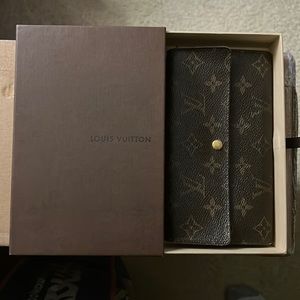 Louis Vuitton Sarah Wallet